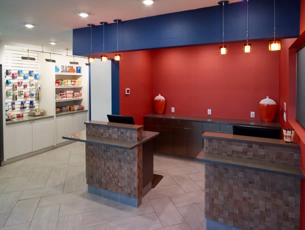 Get in Touch with LivINN Hotel, Maplewood