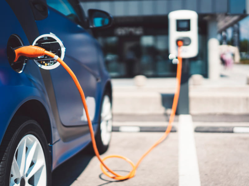 Electric Car Charging Stations at LivINN Hotel, Maplewood