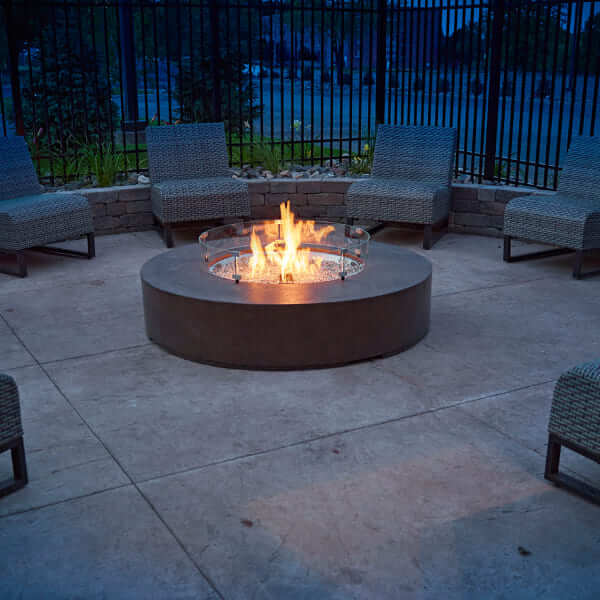 fire-pit-at-livinn-hotel-maplewood