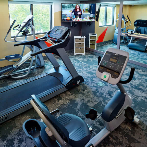 fitness-center-at-livinn-hotel-maplewood