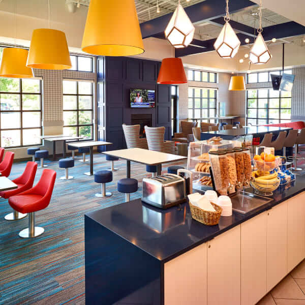 food-court-view-at-livinn-hotel-maplewood